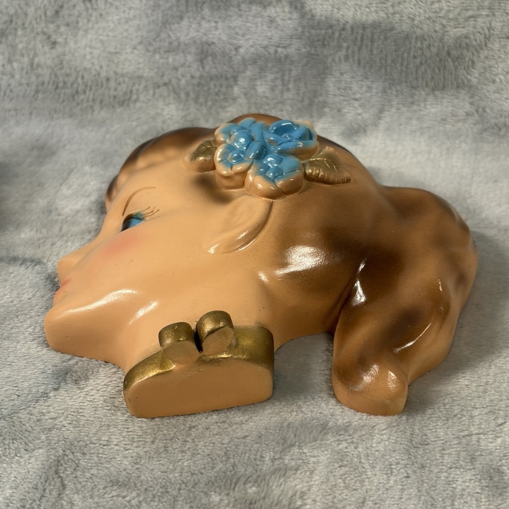Vintage Wall Pocket Girl With Pony Tail Head Vase. Bow On Her Neck Blue Eyes - Picture 5 of 10